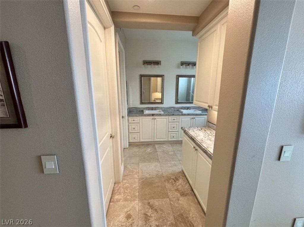 Photo 16 of 38, 9212 Tesoras Drive #202