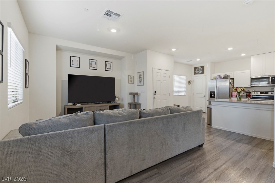 Photo 18 of 43, 4760 Equinox Sky Avenue #2
