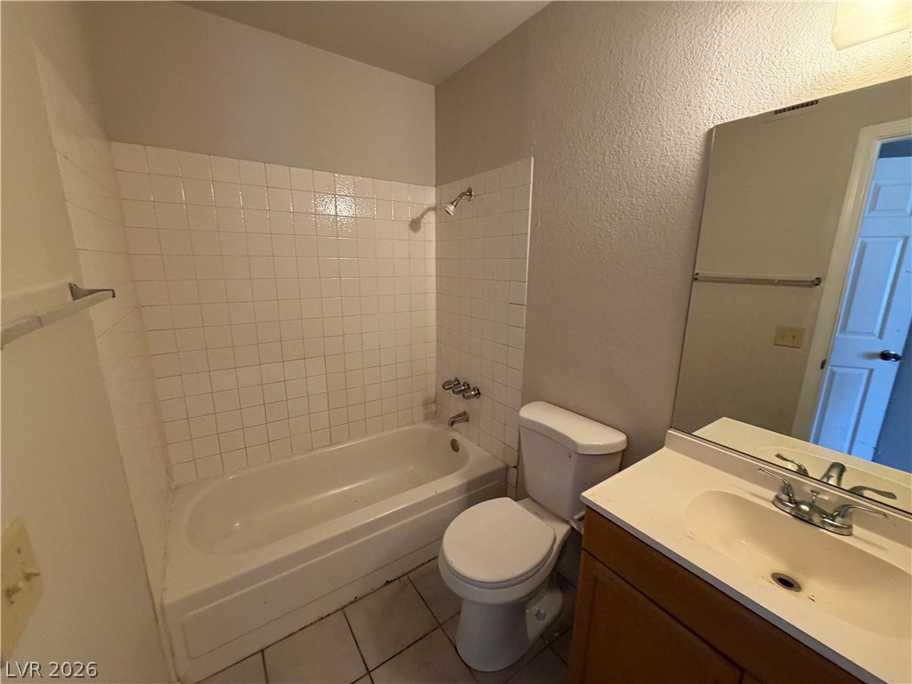 Photo 13 of 22, 3417 Civic Center #F