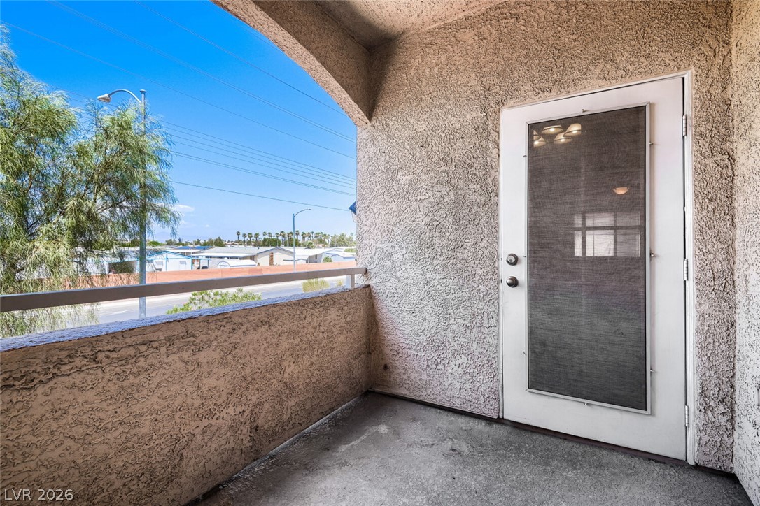 Photo 8 of 33, 3400 Cabana Drive #2127