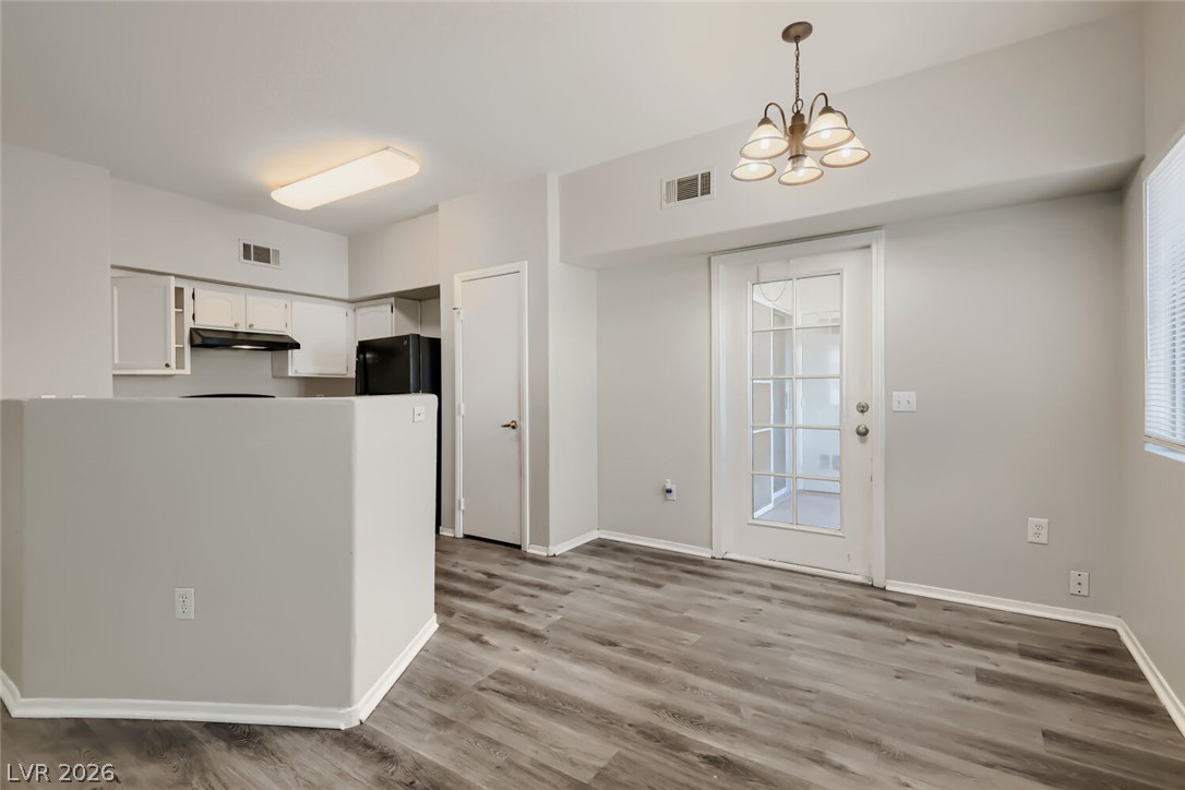 Photo 18 of 33, 3400 Cabana Drive #2127