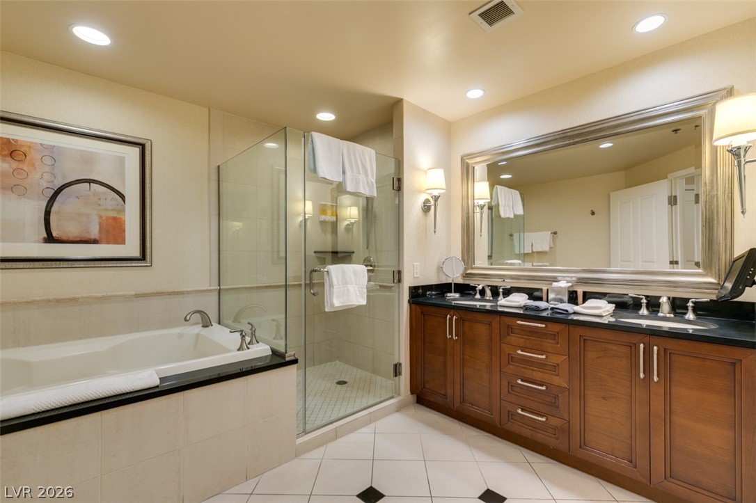 Photo 27 of 44, 145 E HARMON Avenue #2015