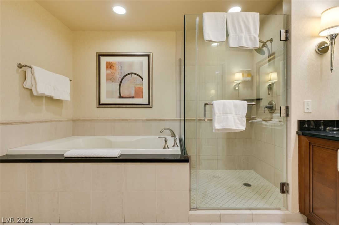 Photo 29 of 44, 145 E HARMON Avenue #2015