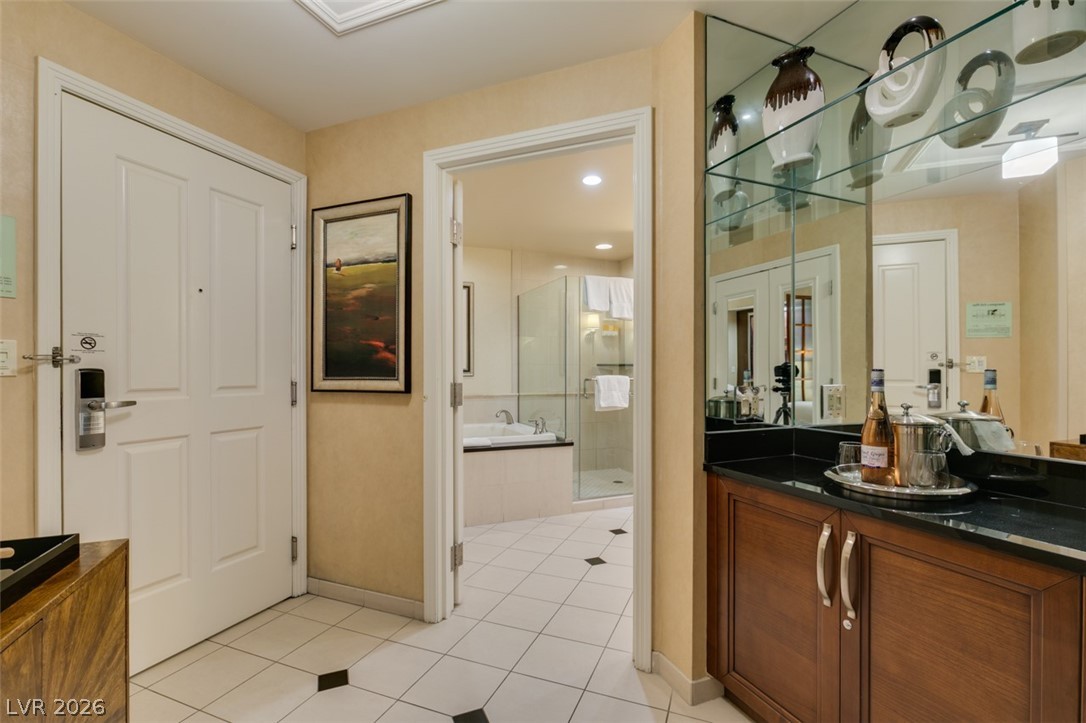 Photo 3 of 145 E HARMON Avenue #2015