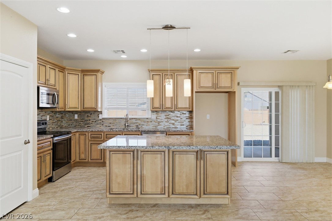 Photo 11 of 31, 4800 Honey Locust Drive