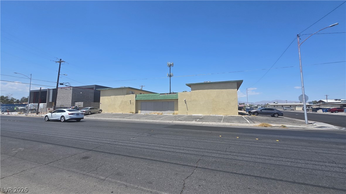 Photo 2 of 2405 McCarran Street
