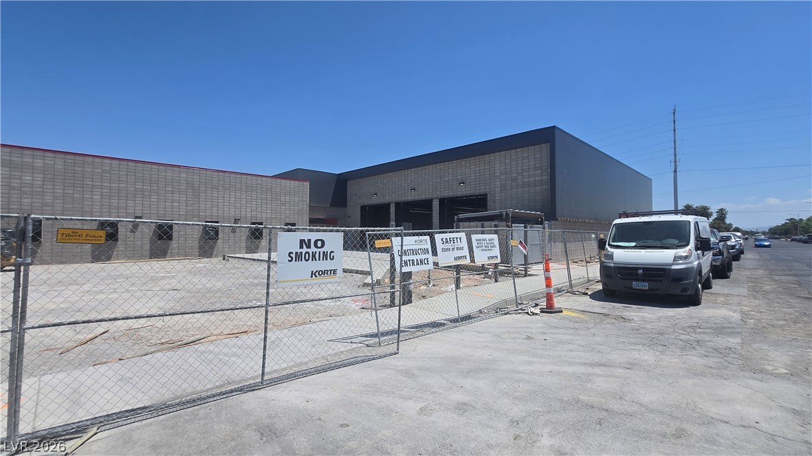 Photo 3 of 2405 McCarran Street