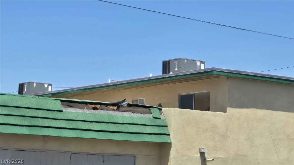 Photo 12 of 17, 2405 McCarran Street