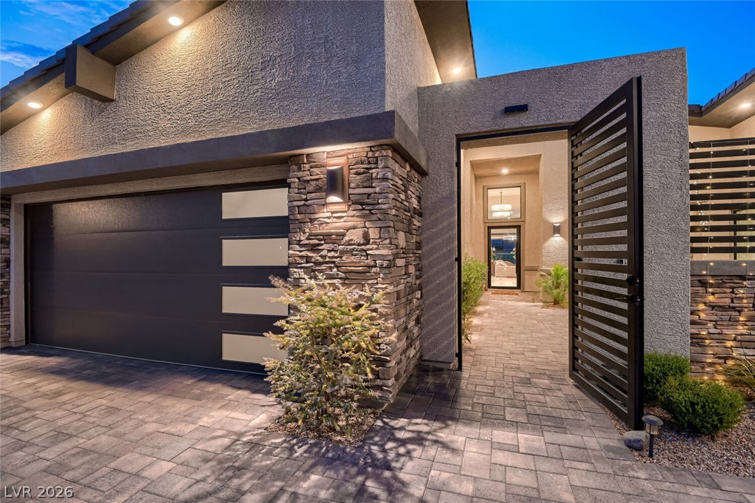 Photo 12 of 49, 8310 W Camero Avenue