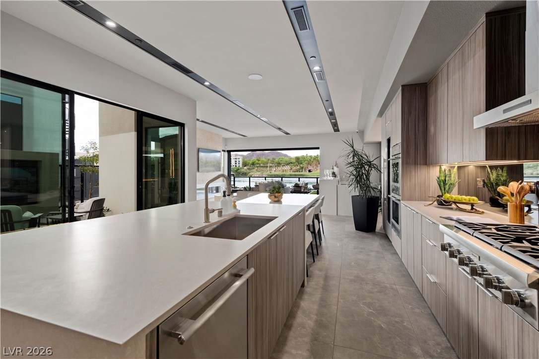 Photo 5 of 28 Heron Harbour Drive