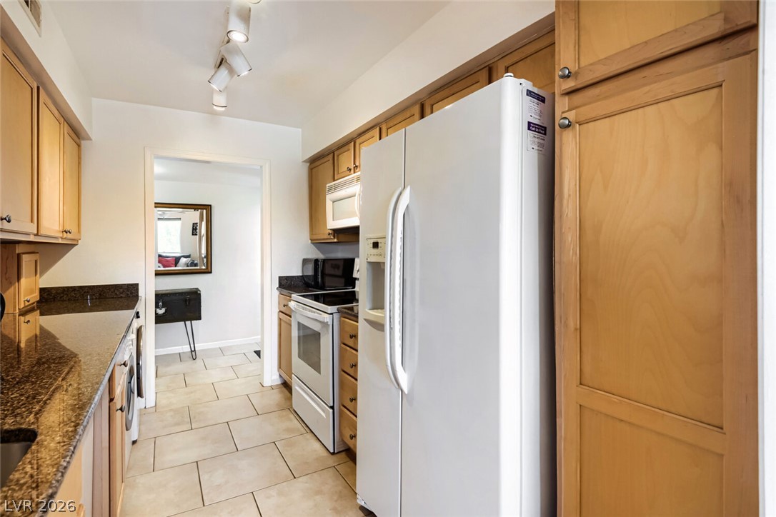 Photo 8 of 30, 2843 Geary Place #3108