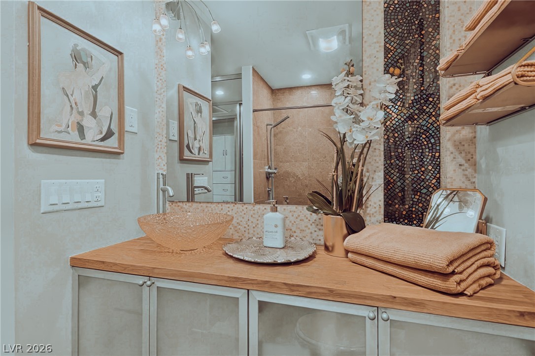 Photo 23 of 33, 3111 Bel Air Drive #202