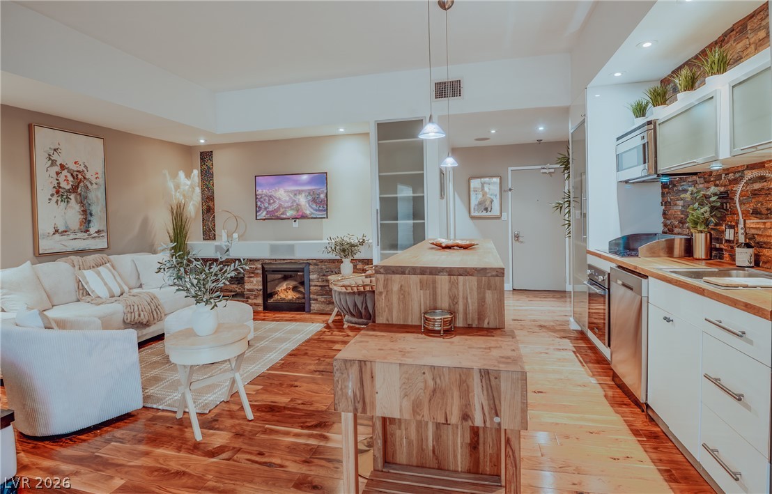 Photo 8 of 33, 3111 Bel Air Drive #202