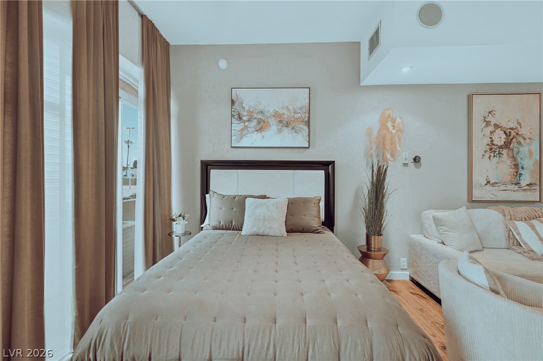 Photo 9 of 33, 3111 Bel Air Drive #202