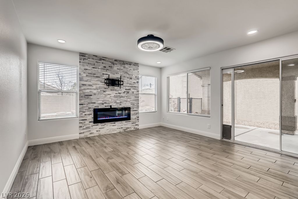 Photo 4 of 1601 Vespertina Court