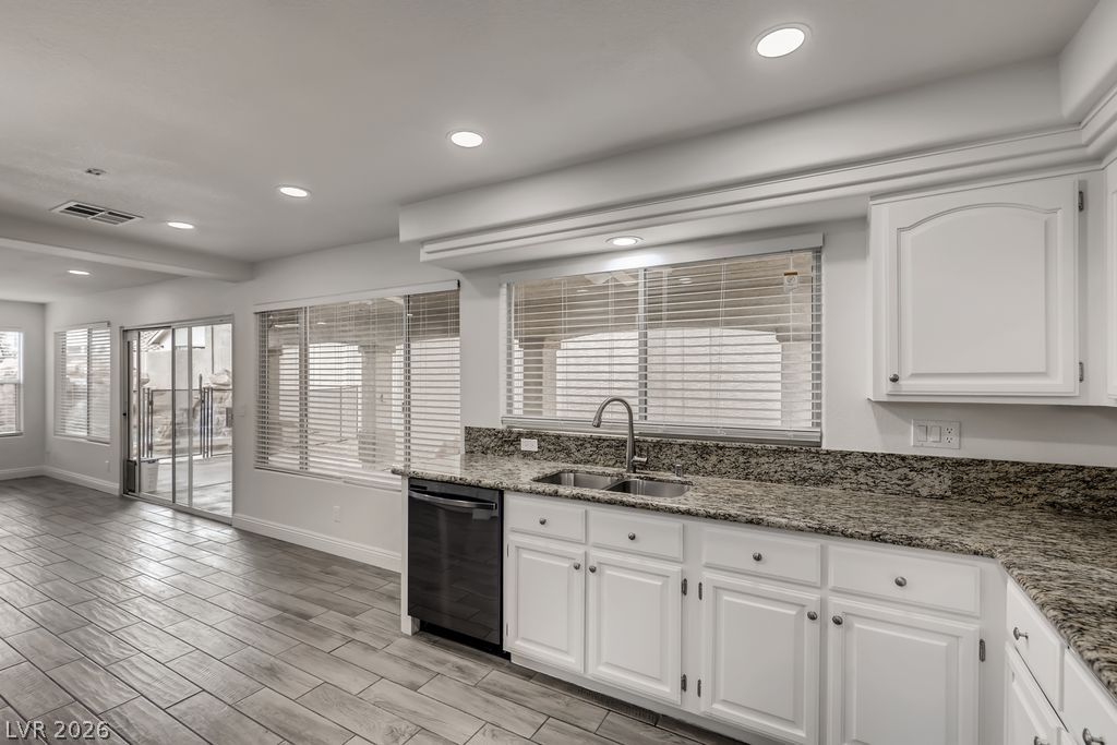 Photo 9 of 31, 1601 Vespertina Court