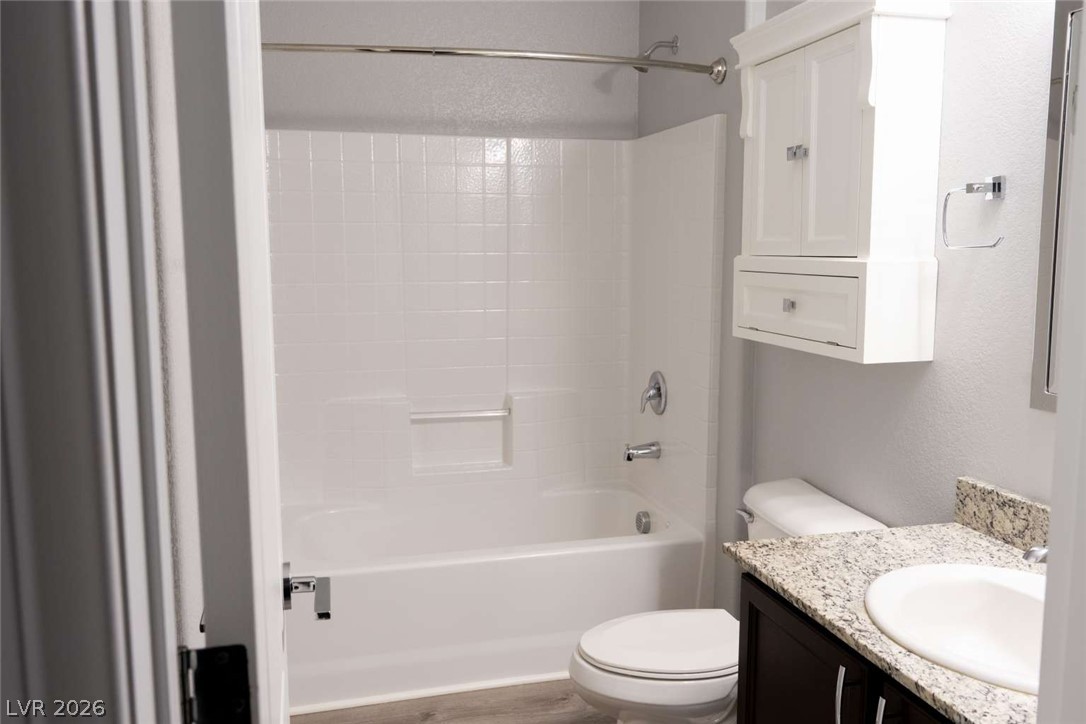 Photo 9 of 23, 3896 E Garfield Drive