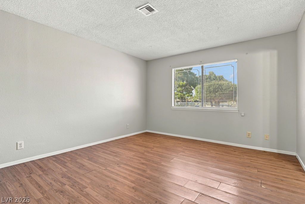 Photo 15 of 23, 1305 Jackson Avenue