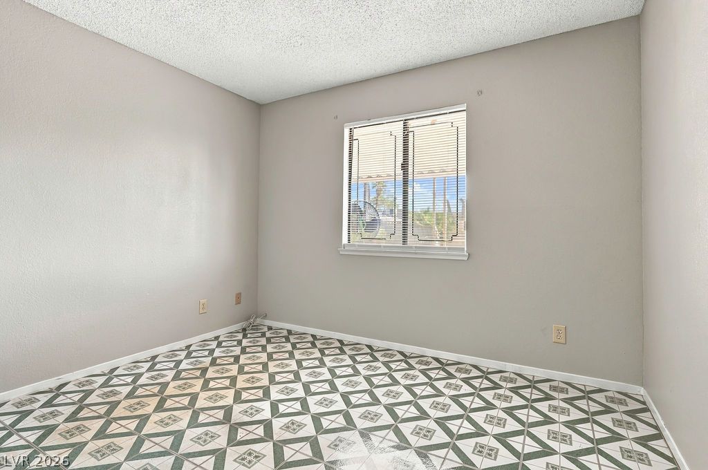 Photo 19 of 23, 1305 Jackson Avenue