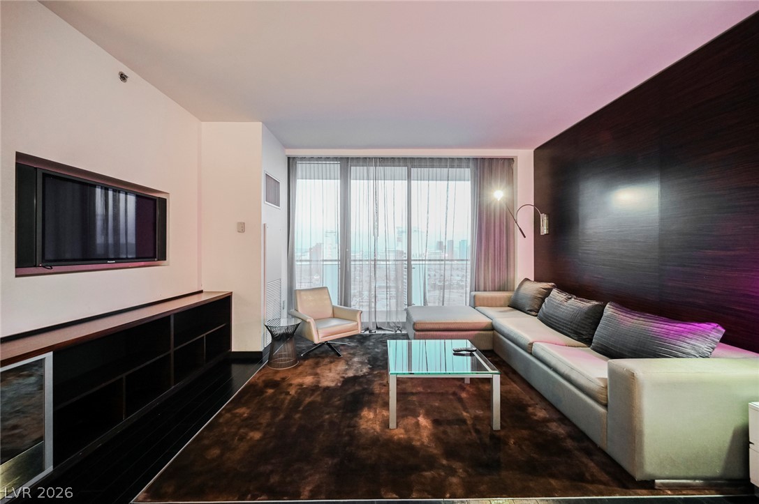 Photo 11 of 31, 4381 W Flamingo Road #3008