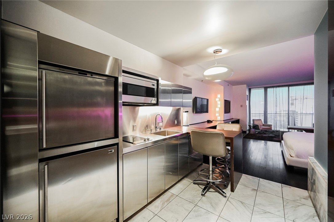 Photo 16 of 31, 4381 W Flamingo Road #3008