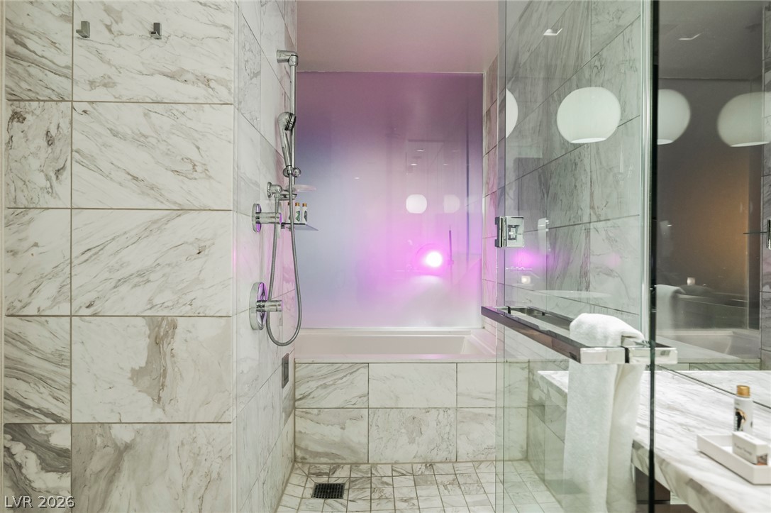 Photo 21 of 31, 4381 W Flamingo Road #3008