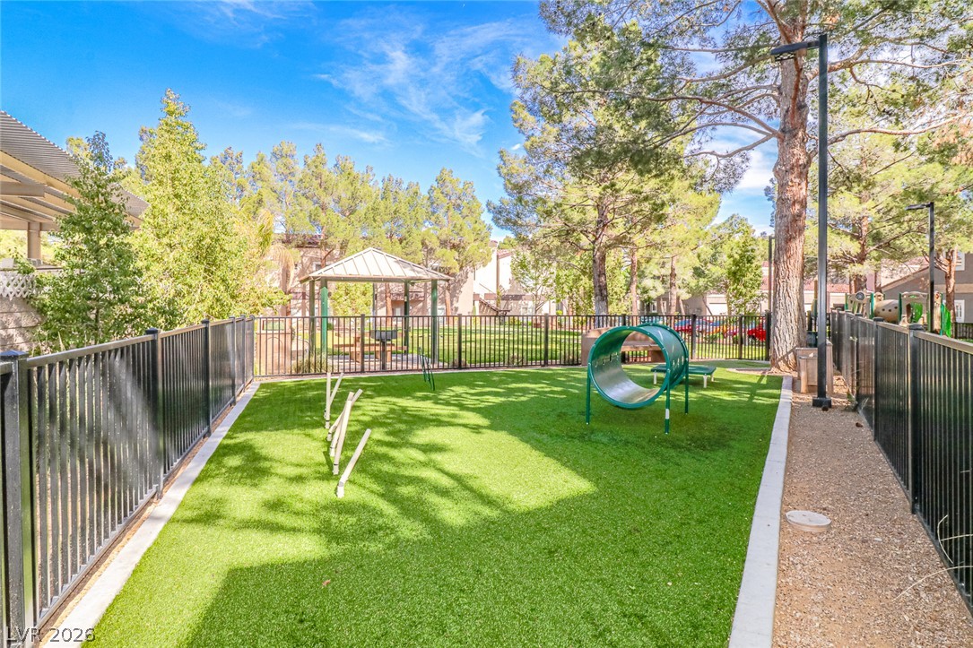 Photo 41 of 47, 5250 S Rainbow Boulevard #2079