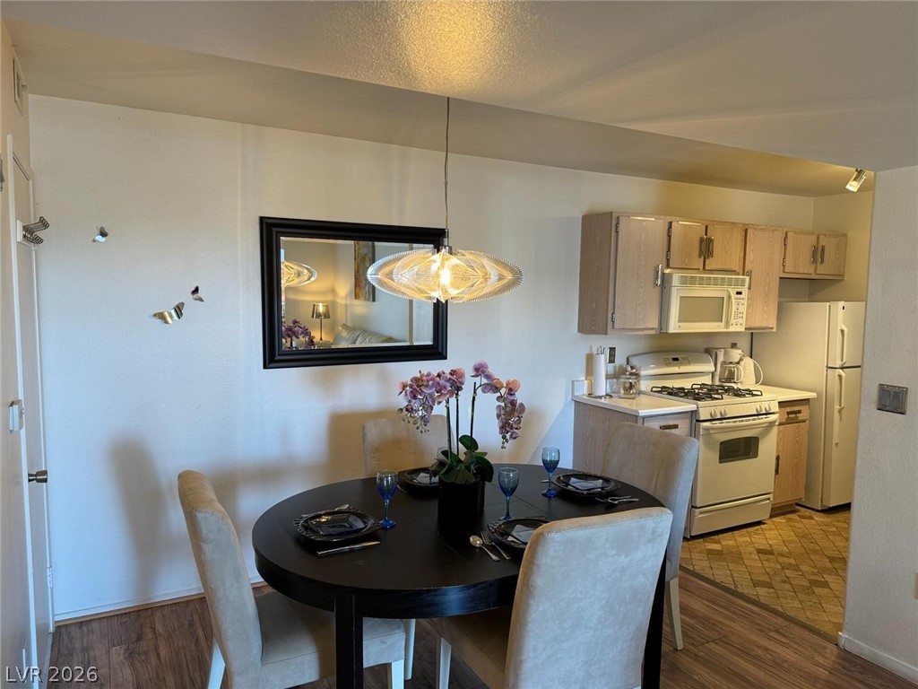 Photo 7 of 25, 7885 W Flamingo Road #1002