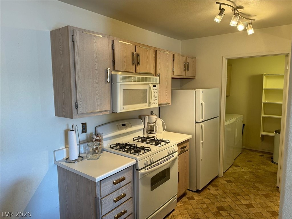 Photo 8 of 25, 7885 W Flamingo Road #1002