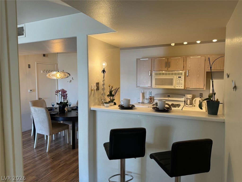 Photo 13 of 25, 7885 W Flamingo Road #1002
