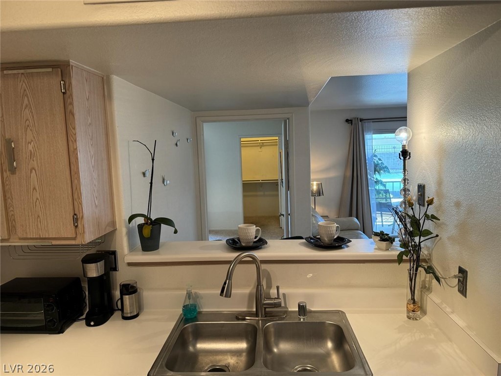 Photo 15 of 25, 7885 W Flamingo Road #1002
