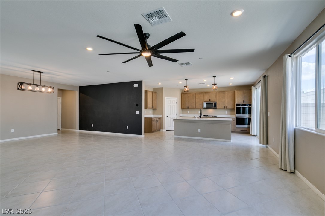 Photo 6 of 24, 9949 Locking Biner Avenue