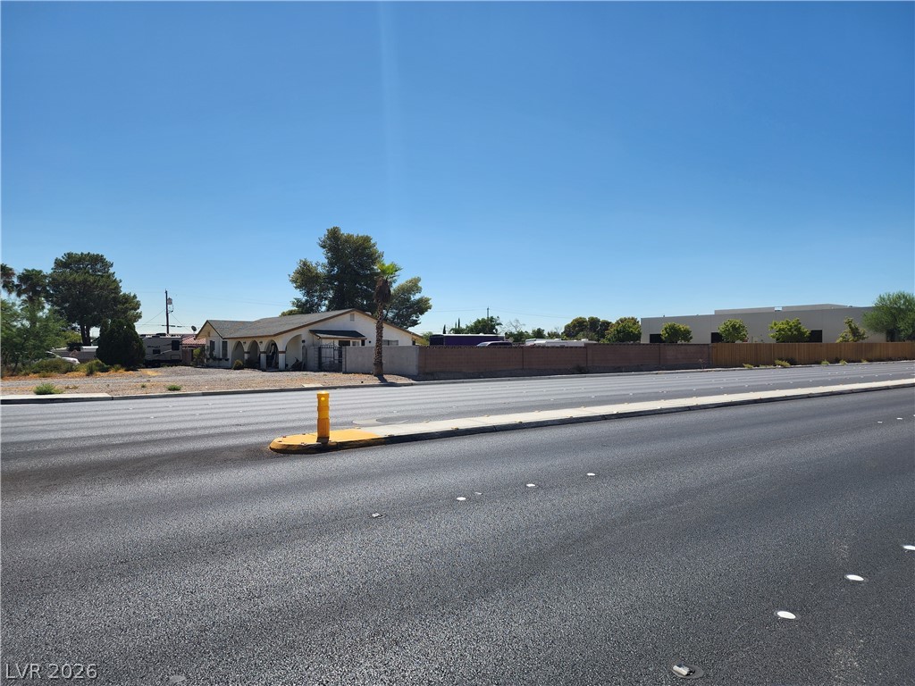 Photo 4 of 6067 W Oquendo Road