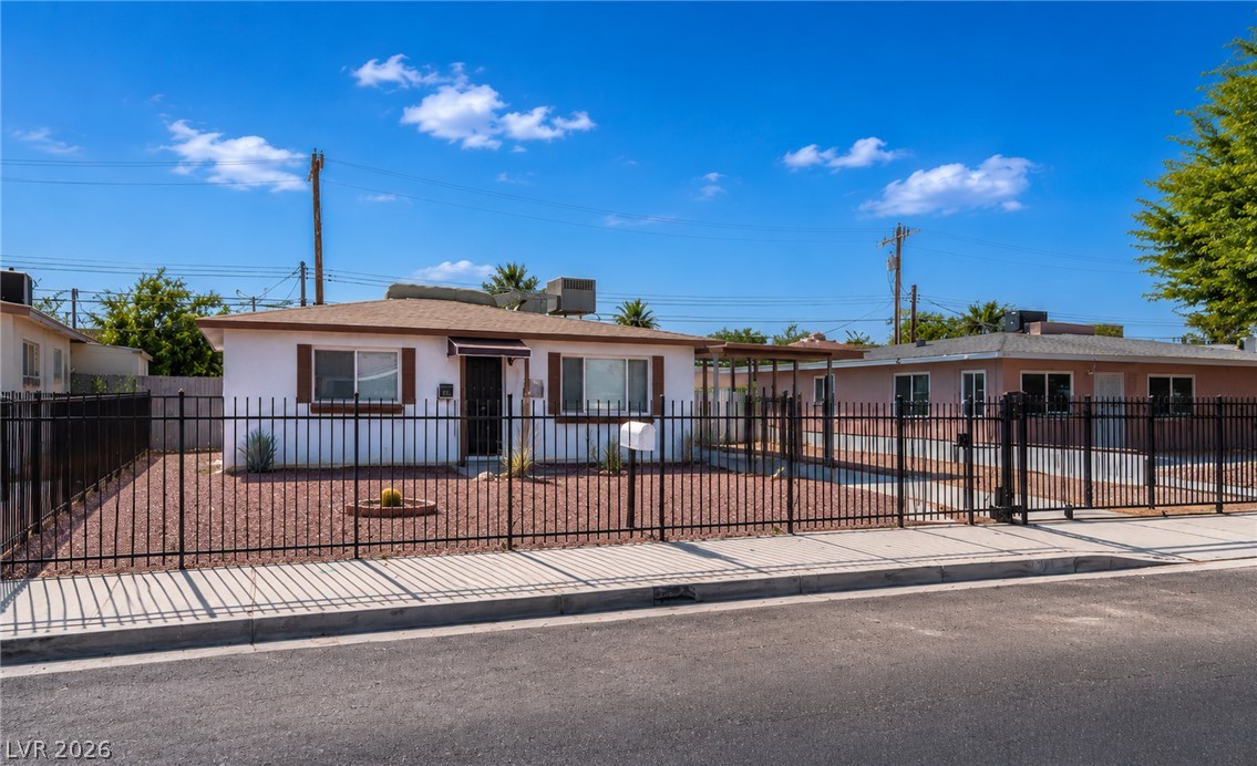 Photo 13 of 33, 2101 Santa Paula Drive