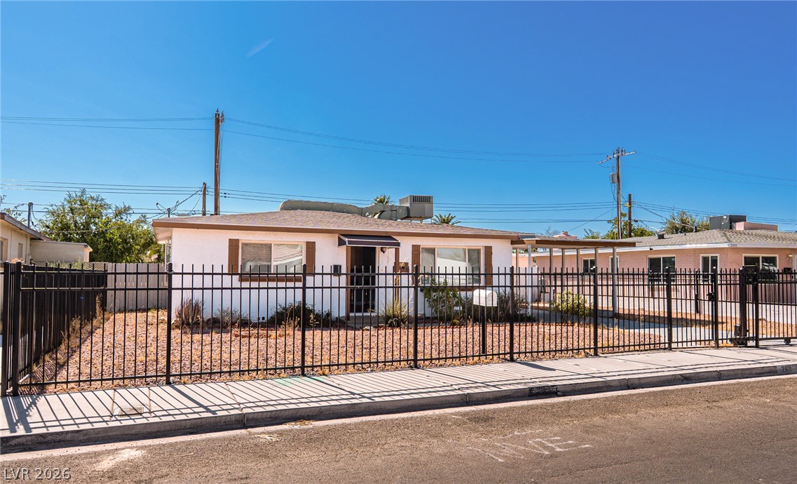 Photo 21 of 33, 2101 Santa Paula Drive
