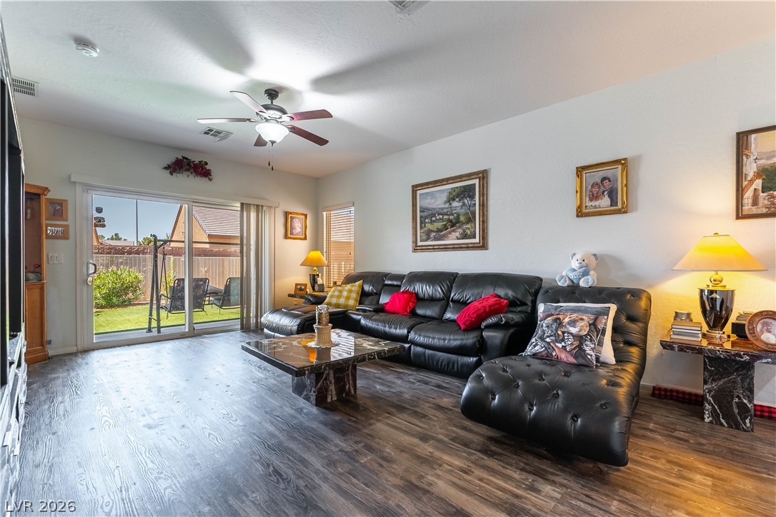 Photo 5 of 2109 BAY THRUSH Way