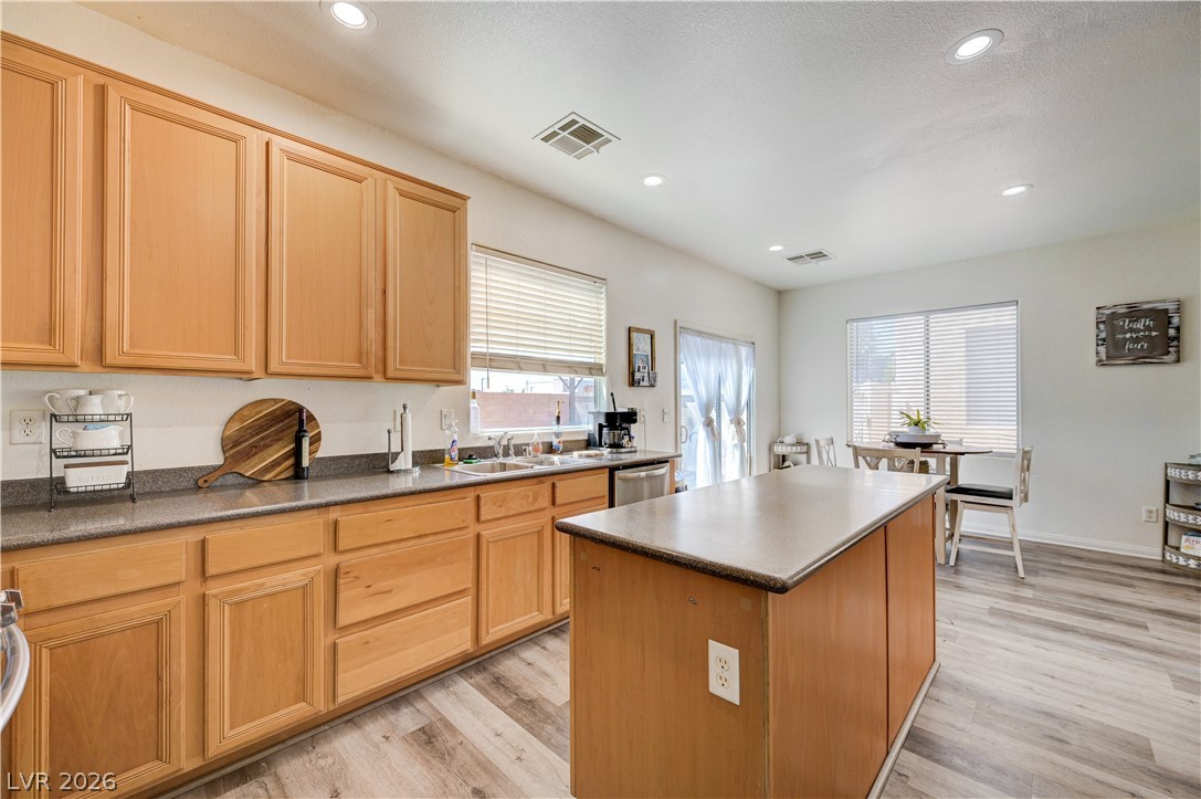 Photo 14 of 48, 6105 Glenborough Street