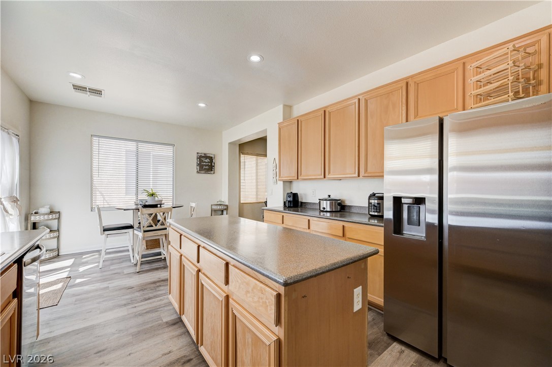 Photo 12 of 48, 6105 Glenborough Street