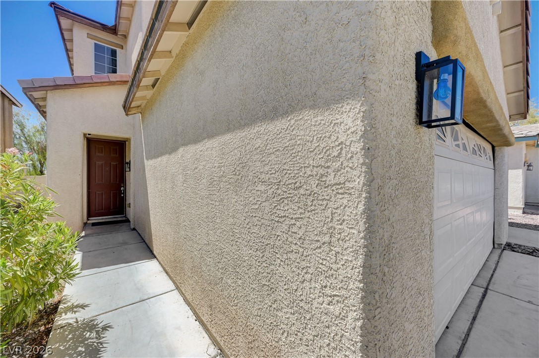 Photo 4 of 6105 Glenborough Street