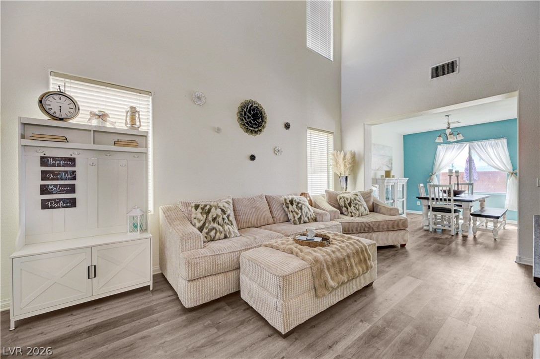 Photo 6 of 48, 6105 Glenborough Street