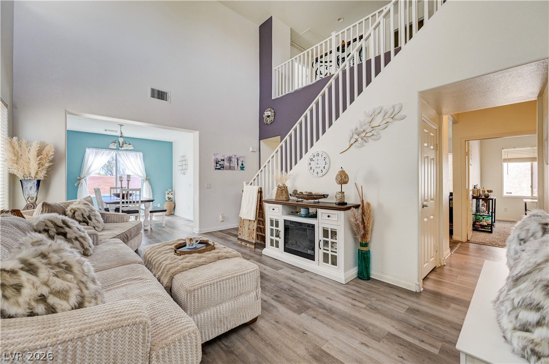 Photo 5 of 6105 Glenborough Street