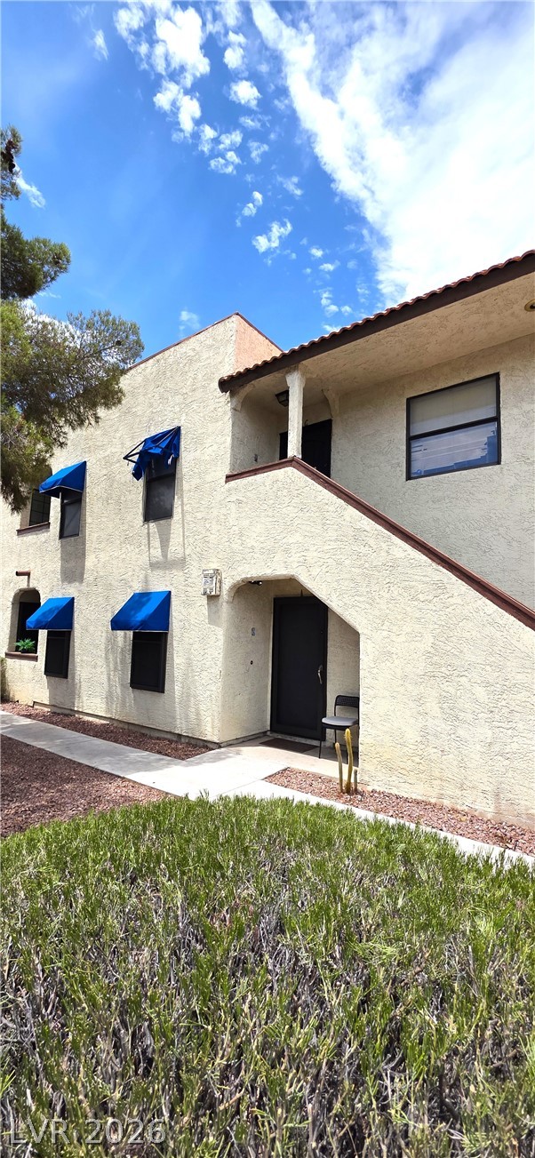 Photo 26 of 28, 6117 W Oakey Boulevard #A