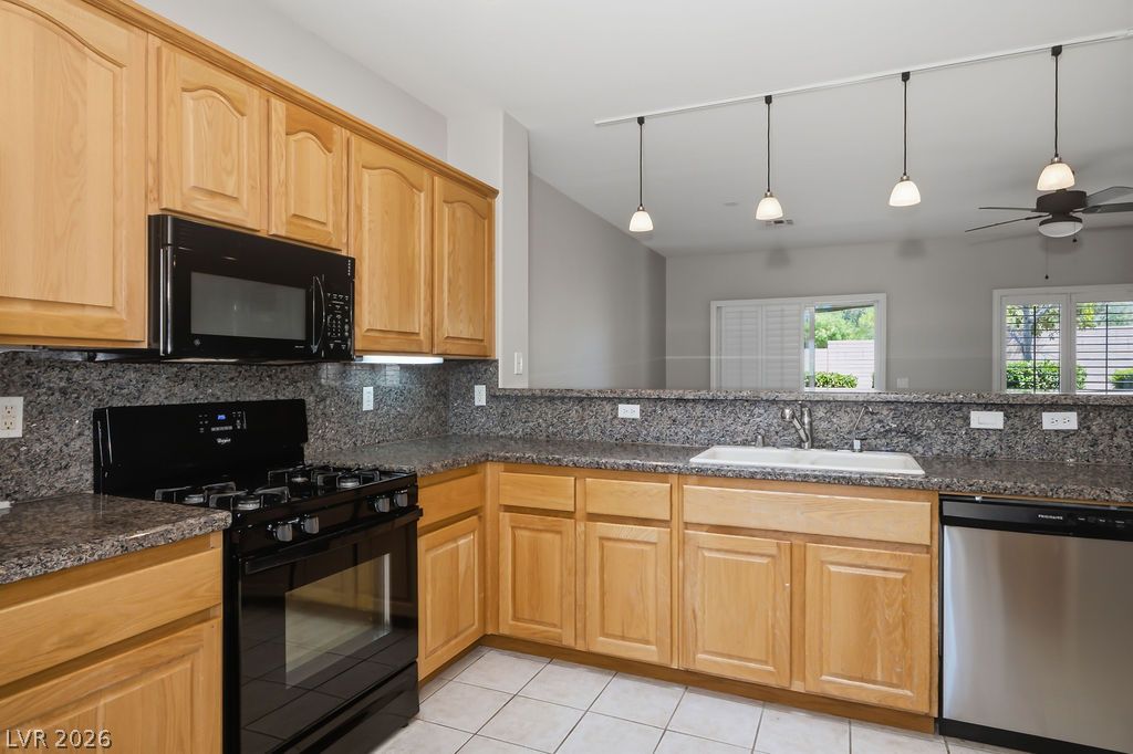Photo 13 of 27, 2517 Springville Way