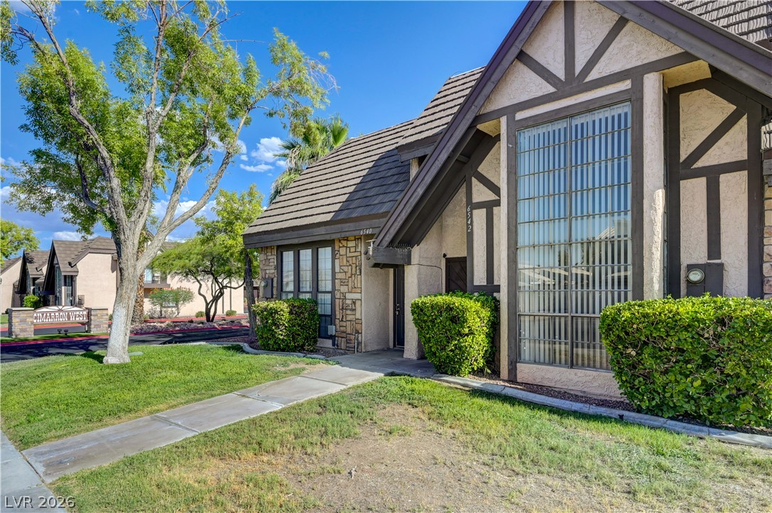 Photo 6 of 37, 6542 Ironbark Lane