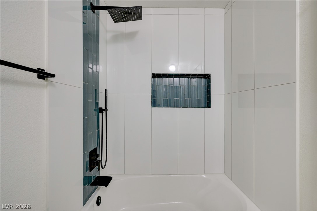Photo 5 of 6542 Ironbark Lane