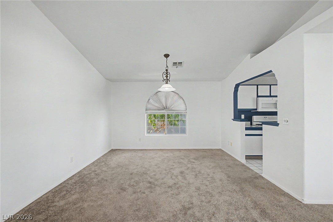 Photo 7 of 35, 6800 Elm Creek Drive #202