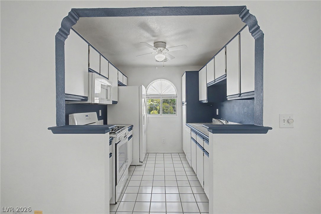 Photo 12 of 35, 6800 Elm Creek Drive #202