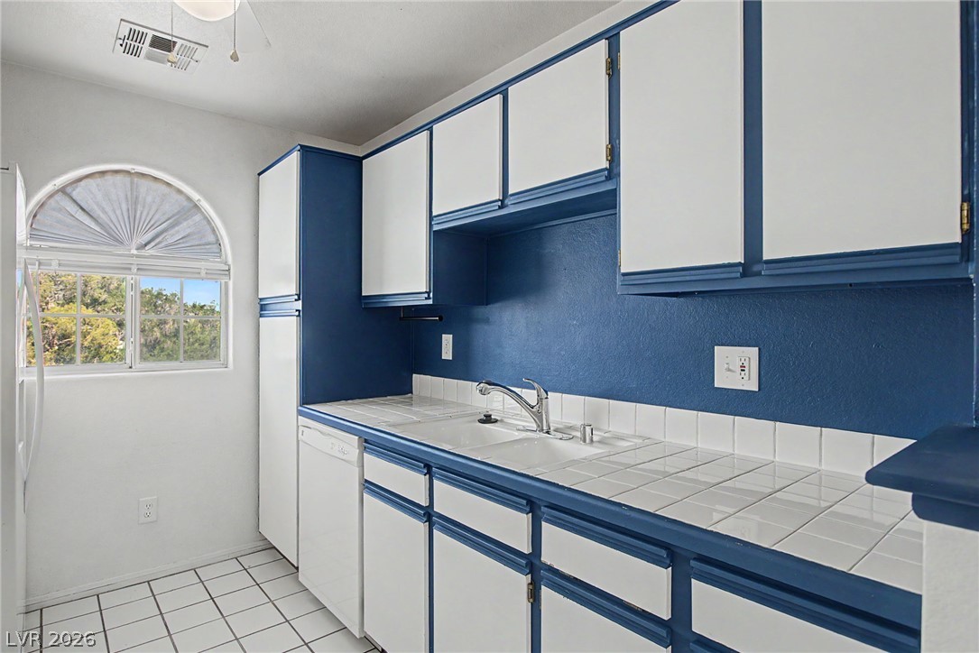 Photo 14 of 35, 6800 Elm Creek Drive #202