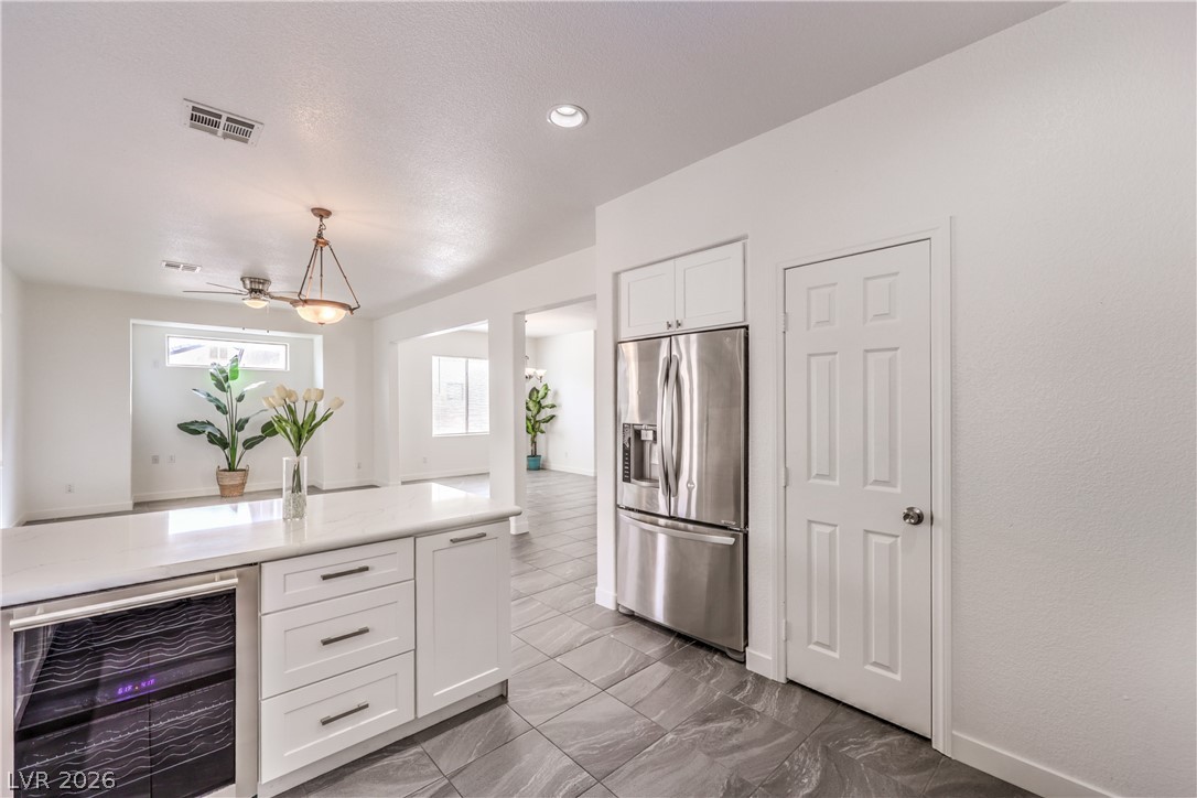 Photo 15 of 40, 920 Gary Carmena Avenue