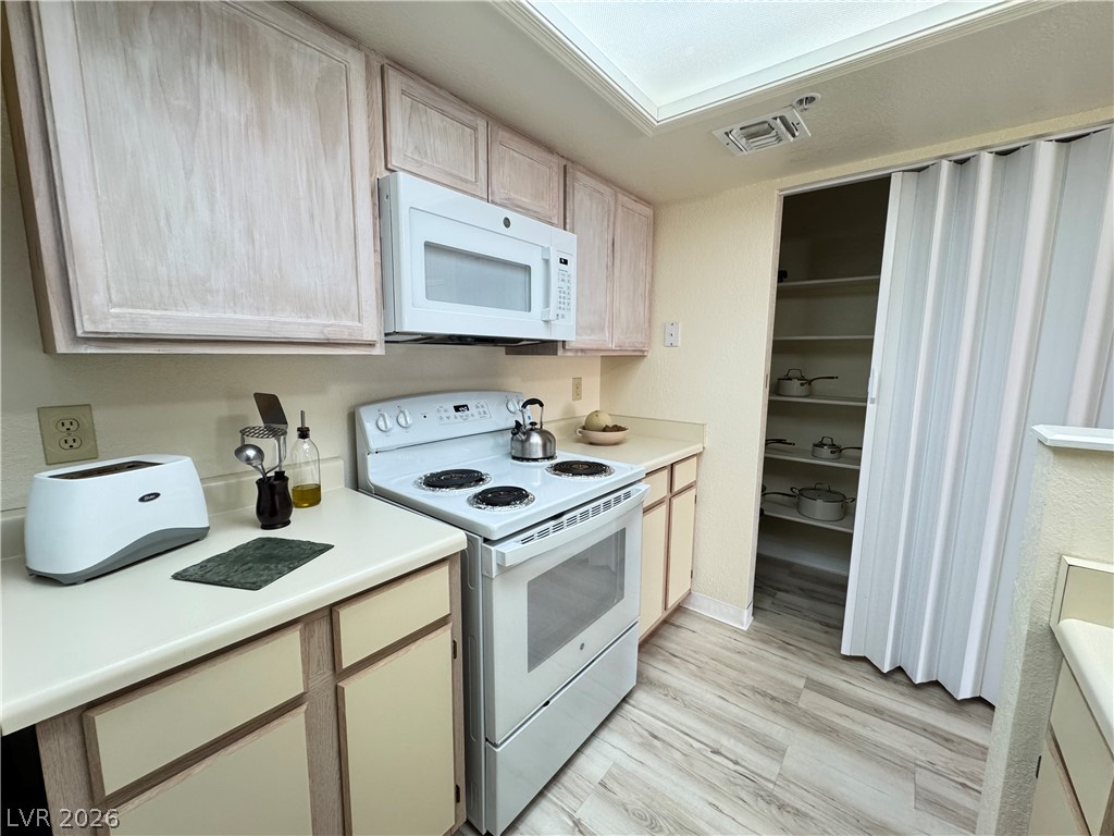 Photo 14 of 31, 3550 Bay Sands Drive #3053
